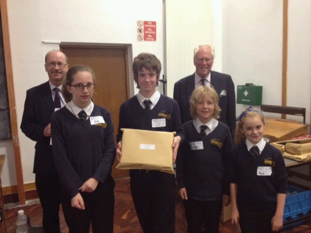 Wallingford School winners with Professor T.P. Softley (L) and Dr The Hon Alexander Todd (R)